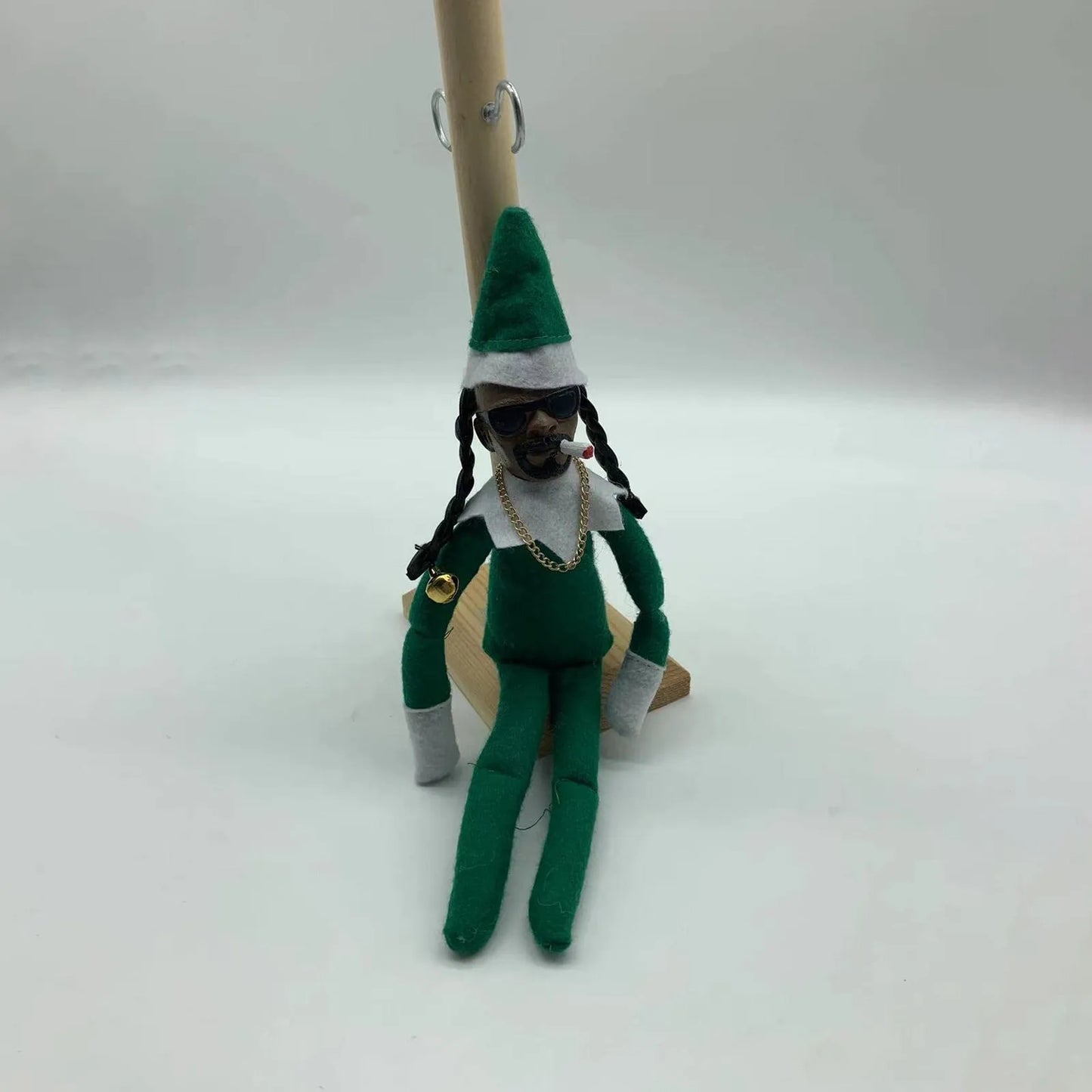 Snoop the Elf