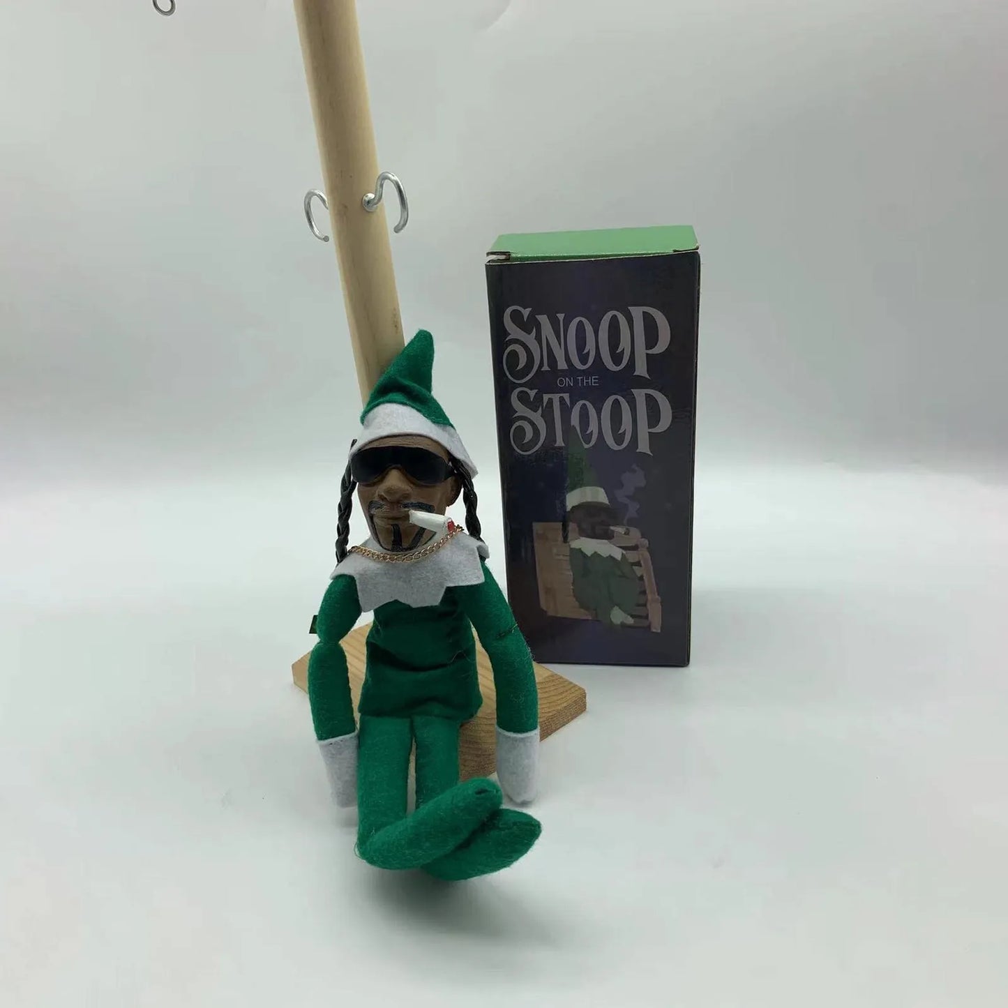 Snoop the Elf